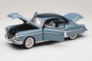 Oldsmobile 88 Kék Grease Auto World 1:18 AWSS103/06 Fém – 2. kép a 8-ből