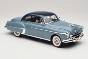 Oldsmobile 88 Kék Grease Auto World 1:18 AWSS103/06 Fém – 6. kép a 8-ből