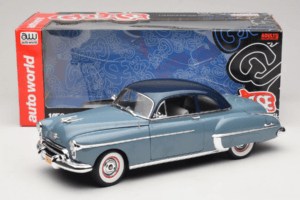 Oldsmobile 88 Kék Grease Auto World 1:18 AWSS103/06 Fém – 8. kép a 8-ből