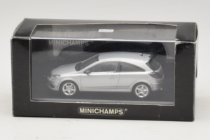 Opel Astra H GTC Ezüst Minichamps 1:43 ASTRA003 Fém – 4. kép a 4-ből