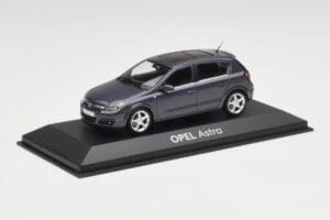 Opel Astra H Sötétkék Minichamps 1:43 B24910027-A1 Fém – 2. kép a 4-ből