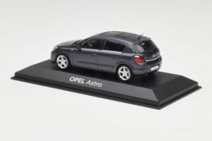 Opel Astra H Sötétkék Minichamps 1:43 B24910027-A1 Fém – 3. kép a 4-ből