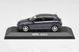 Opel Astra H Sötétkék Minichamps 1:43 B24910027-A1 Fém