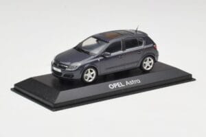 Opel Astra H Szürke Minichamps 1:43 B24910027A Fém – 2. kép a 4-ből