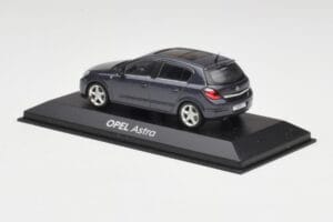 Opel Astra H Szürke Minichamps 1:43 B24910027A Fém – 3. kép a 4-ből