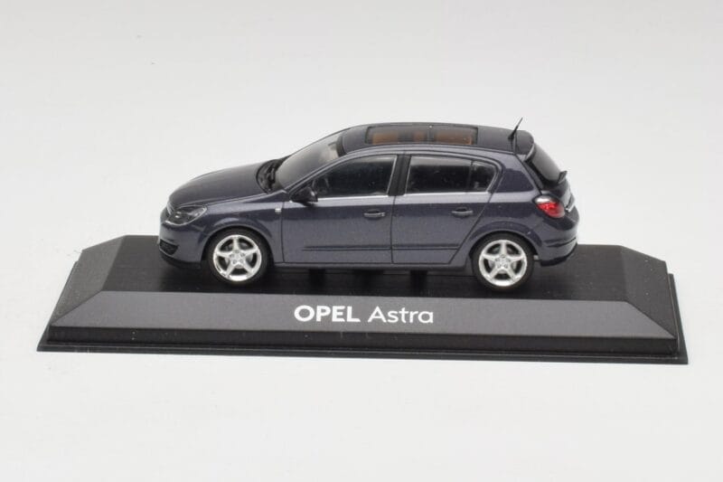 Opel Astra H Szürke Minichamps 1:43 B24910027A Fém