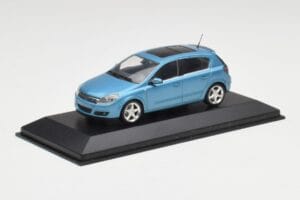 Opel Astra H Világoskék Minichamps 1:43 400043001 Fém – 2. kép a 4-ből
