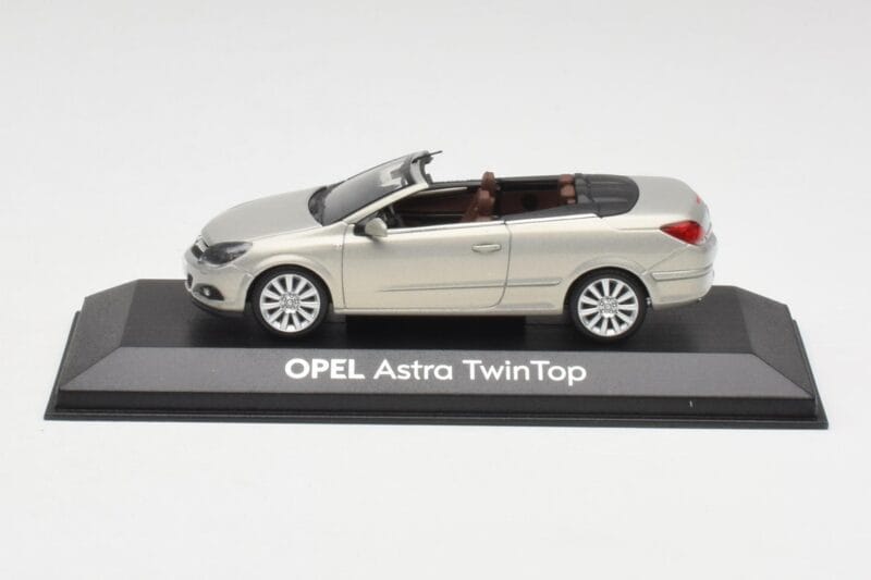 Opel Astra H Twin Top Ezüst Minichamps 1:43 403045633 Fém