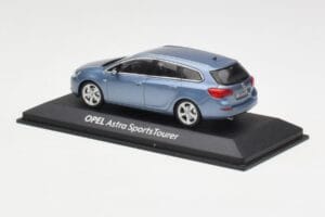 Opel Astra J Sports Tourer Blue Metallic Minichamps 1:43 400049012 Fém – 3. kép a 4-ből
