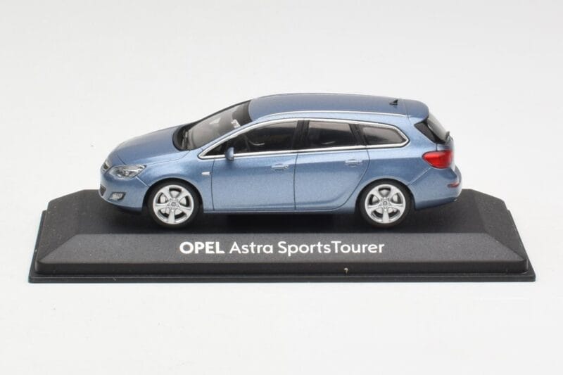 Opel Astra J Sports Tourer Blue Metallic Minichamps 1:43 400049012 Fém