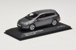 Opel Astra J Sports Tourer Minichamps 1:43 400049014 Fém – 2. kép a 4-ből