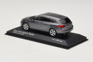Opel Astra J Sports Tourer Minichamps 1:43 400049014 Fém – 3. kép a 4-ből