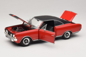 Opel Commodore GS/E Piros Revell 1:18 08826 Fém – 2. kép a 8-ből