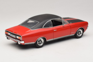 Opel Commodore GS/E Piros Revell 1:18 08826 Fém – 3. kép a 8-ből