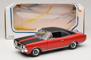 Opel Commodore GS/E Piros Revell 1:18 08826 Fém – 8. kép a 8-ből