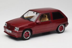 Opel Corsa A Custom Piros MCG 1:18 MCG18433 Fém