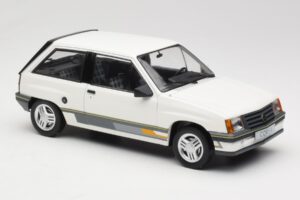 Opel Corsa A Sprint Fehér MCG 1:18 MCG18432 Fém – 4. kép a 6-ből
