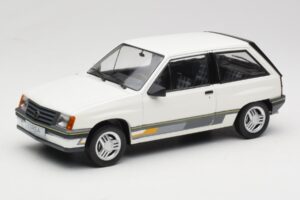 Opel Corsa A Sprint Fehér MCG 1:18 MCG18432 Fém