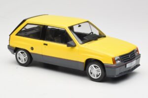 Opel Corsa A SR Sárga MCG 1:18 MCG18431 Fém – 4. kép a 6-ből