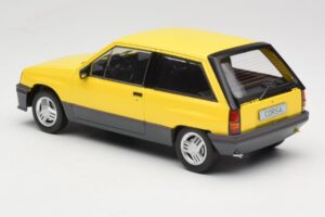 Opel Corsa A SR Sárga MCG 1:18 MCG18431 Fém – 5. kép a 6-ből