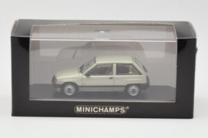 Opel Corsa A Swing Zöld Minichamps 1:43 400045002 Fém – 4. kép a 4-ből