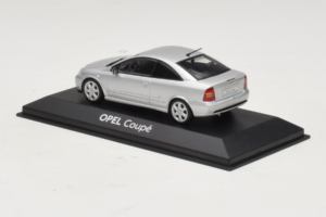 Opel Coupe Bertone Ezüst Minichamps 1:43 B24910027 Fém – 3. kép a 4-ből