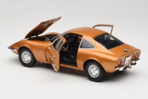 Opel GT Arany Minichamps 1:18 180049025 Fém – 5. kép a 8-ből