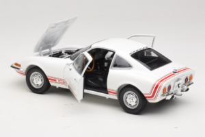 Opel GT Fehér Minichamps 1:18 180049027 Fém – 5. kép a 8-ből
