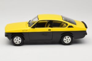 Opel Kadett C GT/E Sárga & Fekete Minichamps 1:18 180045521 Fém – 4. kép a 8-ből