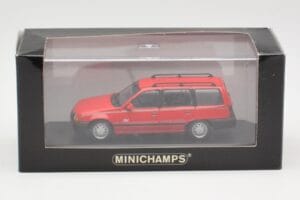 Opel Kadett E Club Kombi Piros Minichamps 1:43 400045910 Fém – 2. kép a 3-ből