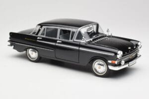 Opel Kapitan P1 Fekete Revell 1:18 08822 Fém – 6. kép a 8-ből