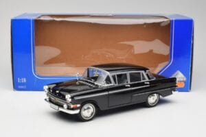 Opel Kapitan P1 Fekete Revell 1:18 08822 Fém – 8. kép a 8-ből