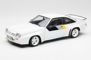 Opel Manta 400 Homologation Fehér Revell 1:18 8819 Fém