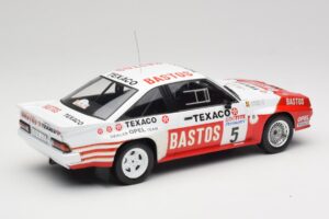 Opel Manta 400 #5 G. Colsoul Rally Ypres 1985 IXO 1:18 18RMC134 Fém – 2. kép a 6-ből