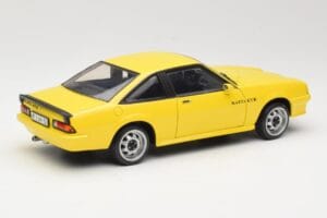 Opel Manta B GT/E Sárga Revell 1:18 08421 Fém – 3. kép a 8-ből