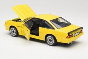 Opel Manta B GT/E Sárga Revell 1:18 08421 Fém – 5. kép a 8-ből
