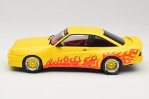 Opel Manta B Mattig Sárga Lánggal MCG 1:18 MCG18115 Fém – 3. kép a 6-ből