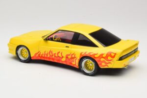 Opel Manta B Mattig Sárga Lánggal MCG 1:18 MCG18115 Fém – 5. kép a 6-ből