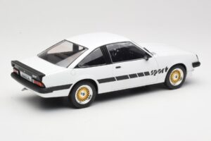 Opel Manta B Sport Fehér MCG 1:18 MCG18237 Fém – 2. kép a 6-ből