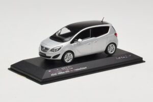 Opel Meriva B Ezüst Metallic Minichamps 1:43 400040000 Fém – 2. kép a 4-ből