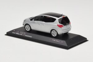 Opel Meriva B Ezüst Metallic Minichamps 1:43 400040000 Fém – 3. kép a 4-ből