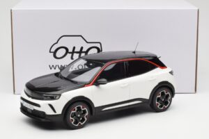 Opel Mokka-E GS Line Jada Fehér Otto 1:18 OT1045 Gyanta – 6. kép a 6-ből