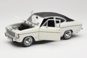 Opel Olympia A Coupe Fehér Fekete Revell 1:18 8446 Fém – 2. kép a 8-ből