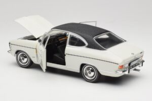 Opel Olympia A Coupe Fehér Fekete Revell 1:18 8446 Fém – 5. kép a 8-ből