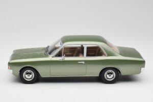 Opel Rekord C Green Metallic Minichamps 1:18 107047000 Gyanta – 3. kép a 6-ből