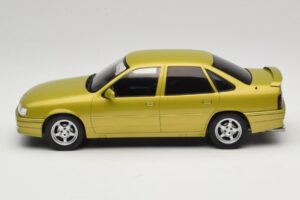 Opel Vectra A 2000 16V Sárga MCG 1:18 MCG18463 Fém – 3. kép a 6-ből