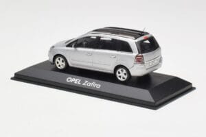 Opel Zafira B Ezüst Minichamps 1:43 1799109 Fém – 3. kép a 4-ből