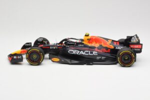 Oracle Red Bull Racing RB18 #11 S. Perez Miami GP 2022 Minichamps 1:18 110220511 Fém – 3. kép a 6-ből