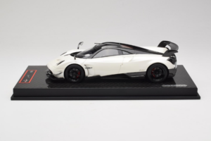 Pagani Huayra BC White Metallic Yy Model 1:18 REMC025 Gyanta