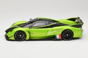 Pagani Huayra R Zöld LCD 1:18 LCD18012-GR Fém – 4. kép a 8-ből